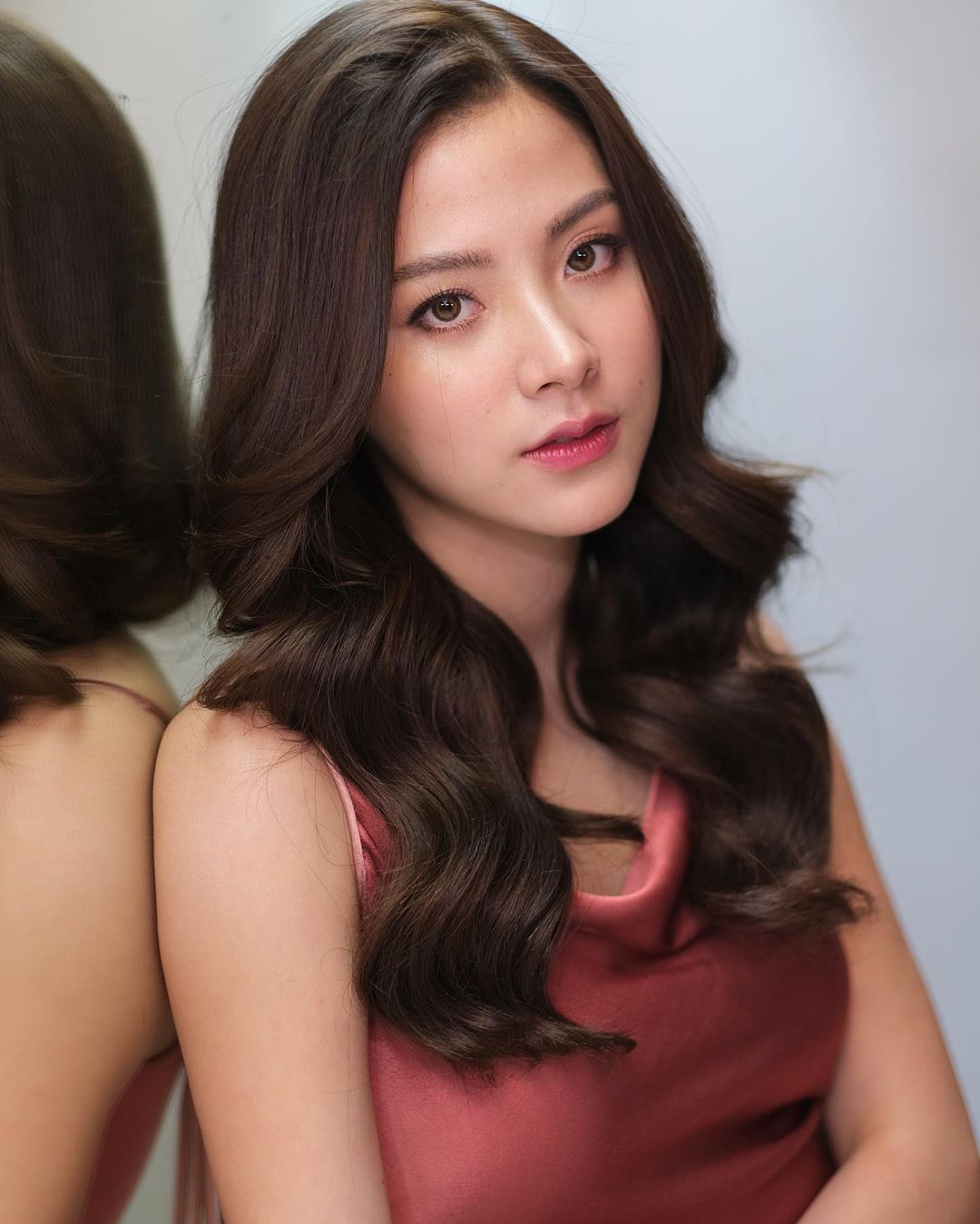 dien-vien-thai-baifern-den-tu-thai-lan