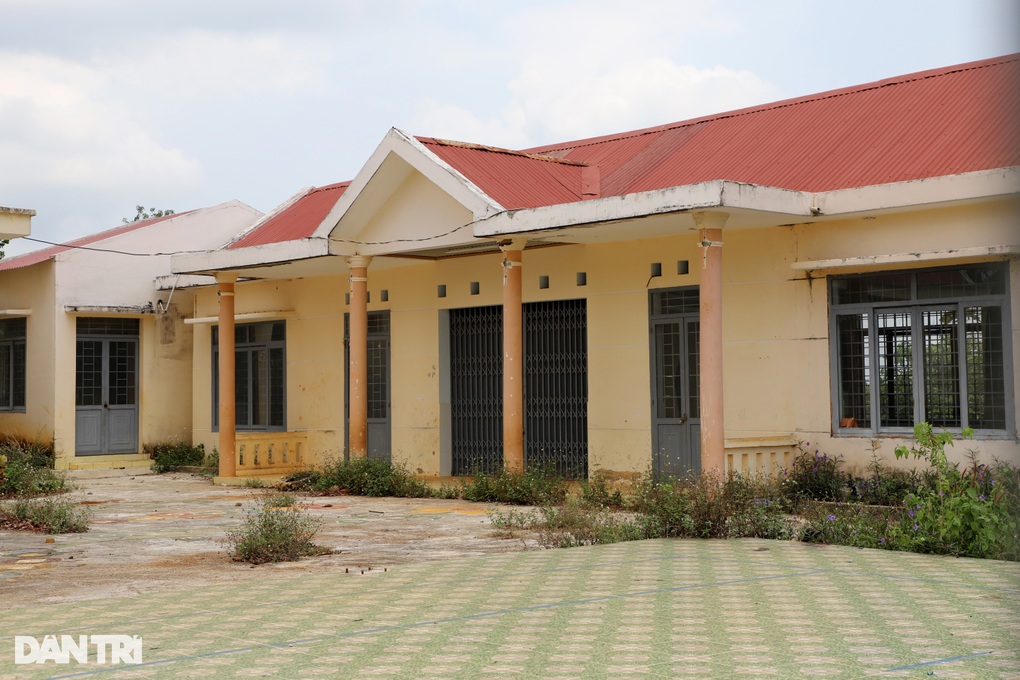 Trường học tiền tỷ ở Đắk Nông bị bỏ hoang sau 1 năm sử dụng - 3 Trường học tiền tỷ ở Đắk Nông bị bỏ hoang sau 1 năm sử dụng - 3
