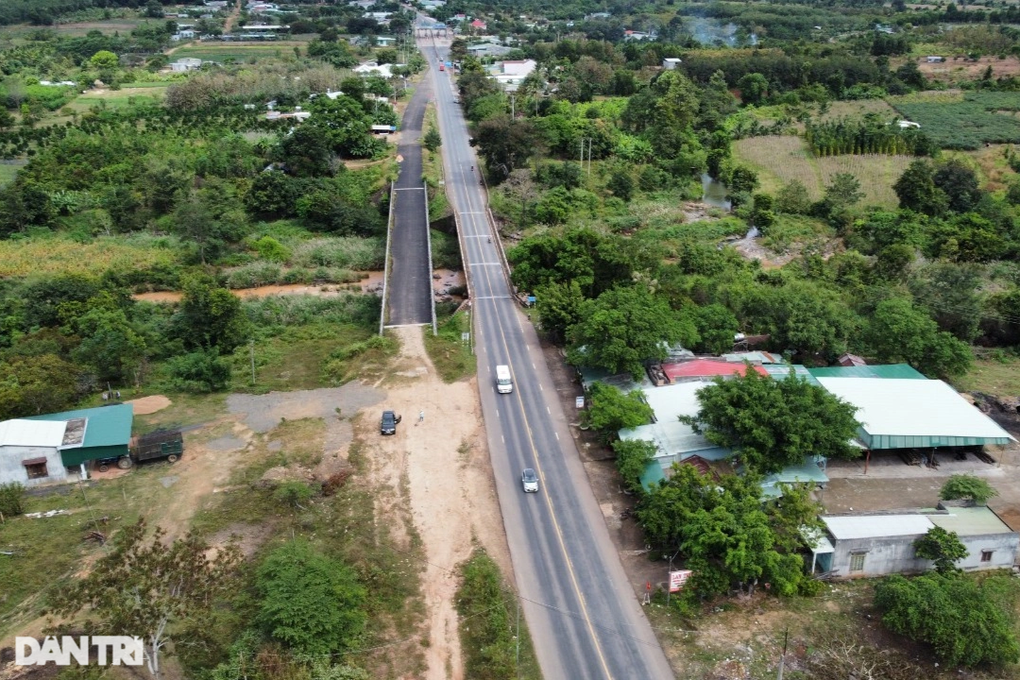 Thiếu hơn 3 tỷ đồng, cầu nối Đắk Lắk - Gia Lai bỏ hoang suốt 5 năm - 1 Thiếu hơn 3 tỷ đồng, cầu nối Đắk Lắk - Gia Lai bỏ hoang suốt 5 năm - 1