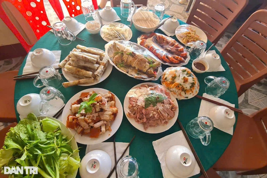 Đắk Lắk yêu cầu không liên hoan chia tay trong thời gian chờ sáp nhập - 2