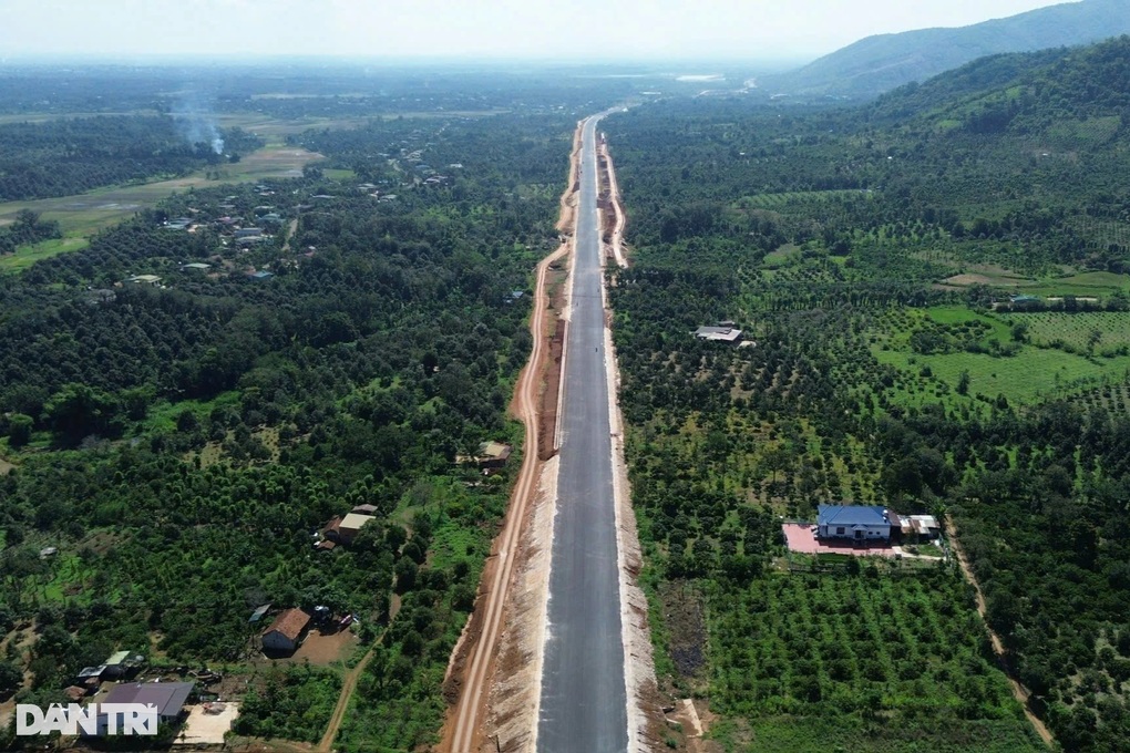 Đắk Lắk ưu tiên xử lý nóng các vướng mắc thi công cao tốc - 1 Đắk Lắk ưu tiên xử lý nóng các vướng mắc thi công cao tốc - 1